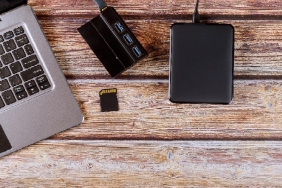 veri güvenliği sağlayan ve taşınabilen hız kandıran disk kutuları