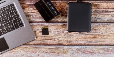 veri güvenliği sağlayan ve taşınabilen hız kandıran disk kutuları