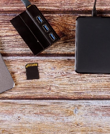 veri güvenliği sağlayan ve taşınabilen hız kandıran disk kutuları