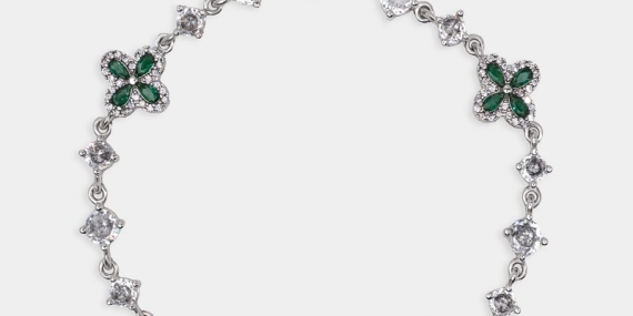 Kolye ve Bileklik Tercihleriyle Stil Yolculuğuna Çıkın