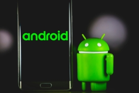 Yan yana duran iPhone ve Android akıllı telefon