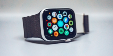 Bilekte akıllı saat (temsili görsel)
