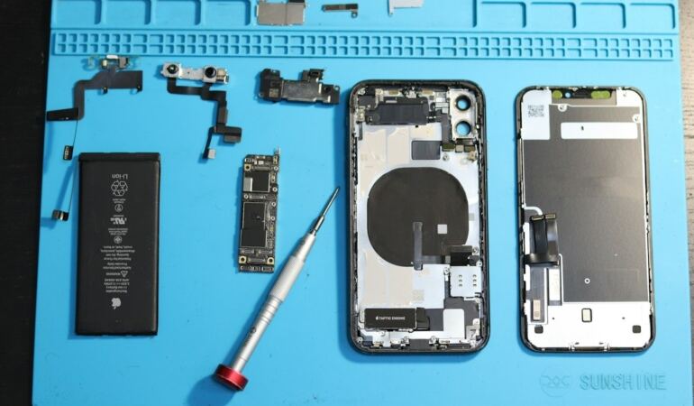 Şarj olan bir iPhone (temsili görsel)
