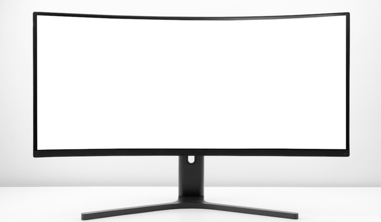Çalışma masasında bilgisayar monitörü (temsili görsel)