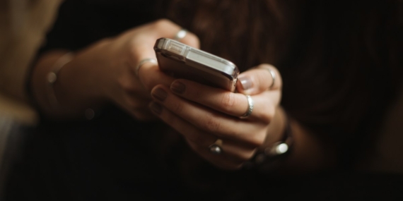 Nomofobi Nedir? Telefonsuz Kalma Korkusu ve Belirtileri