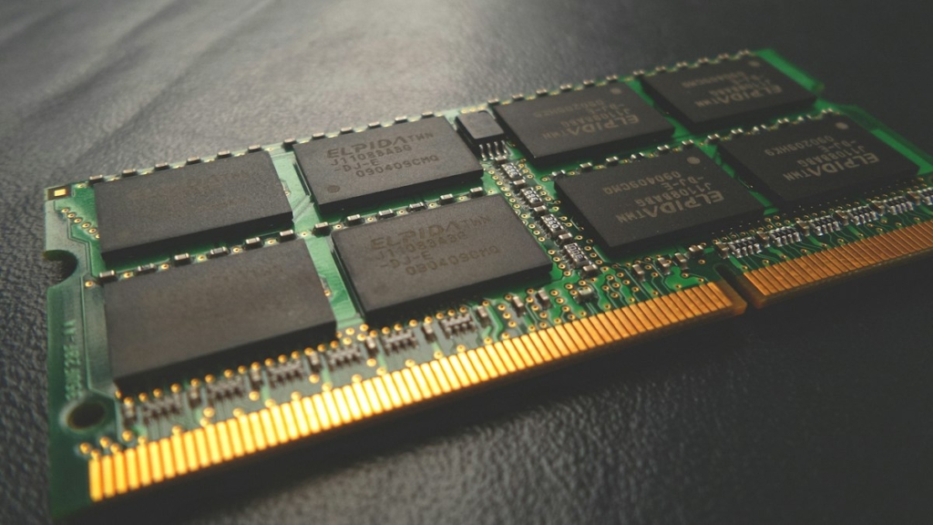 Dizüstü bilgisayarlarda kullanılan SODIMM RAM modülü