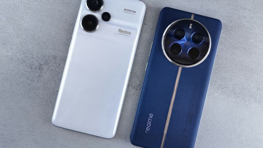 Orta segment bir akıllı telefon (temsili görsel)