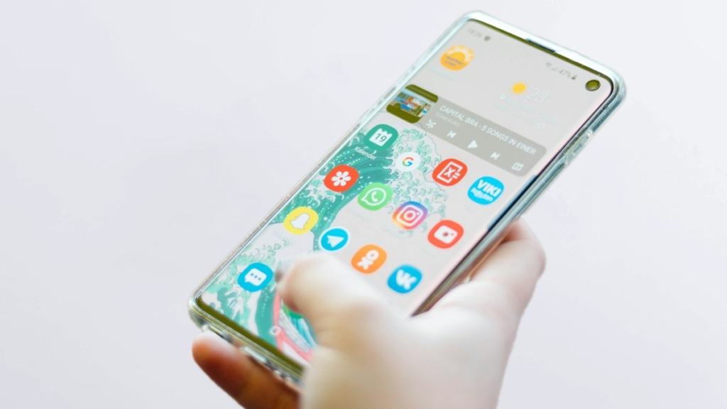 Büyük ekranlı, kalemli akıllı telefon (temsili görsel)