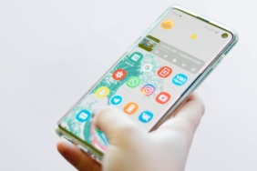Büyük ekranlı, kalemli akıllı telefon (temsili görsel)