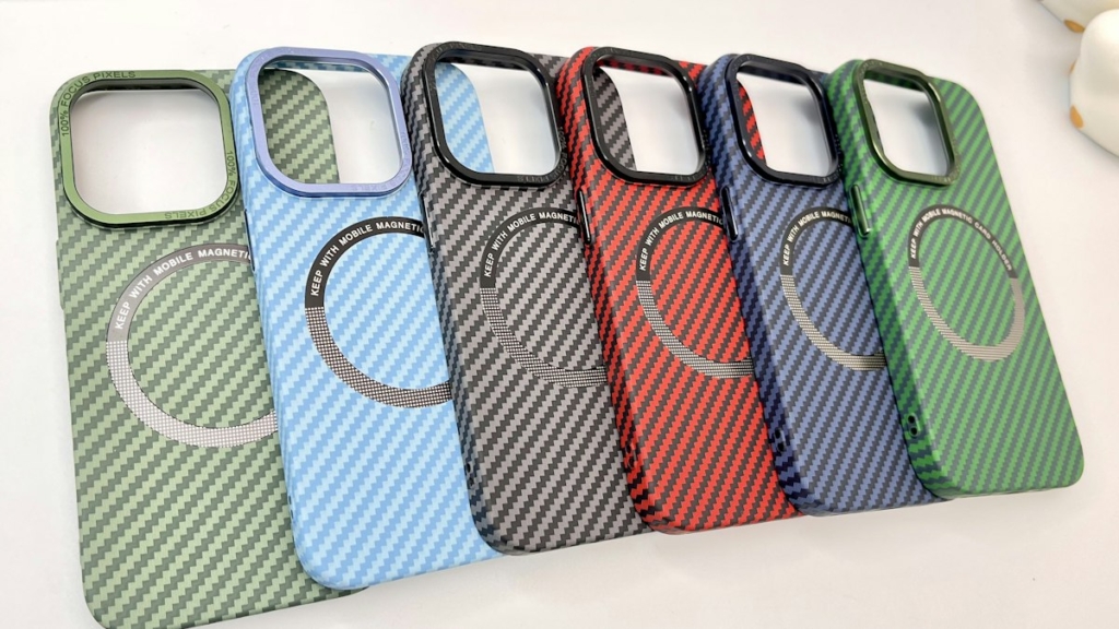 Farklı renklerde telefon kılıfları (temsili görsel)