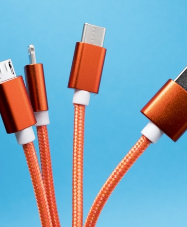 Farklı uçlara sahip USB kabloları (temsili görsel)