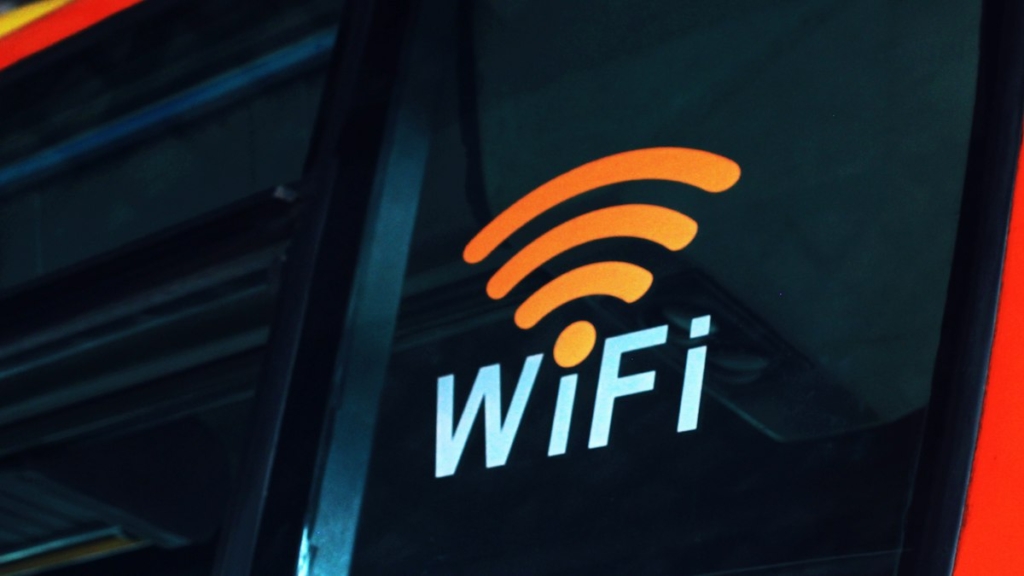 Kablosuz modem ve kilit simgesi (temsili görsel)