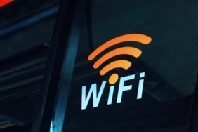 Kablosuz modem ve kilit simgesi (temsili görsel)
