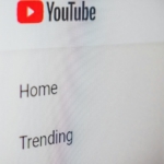 Kamera karşısında video çeken içerik üreticisi (temsili görsel)