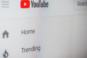 Kamera karşısında video çeken içerik üreticisi (temsili görsel)